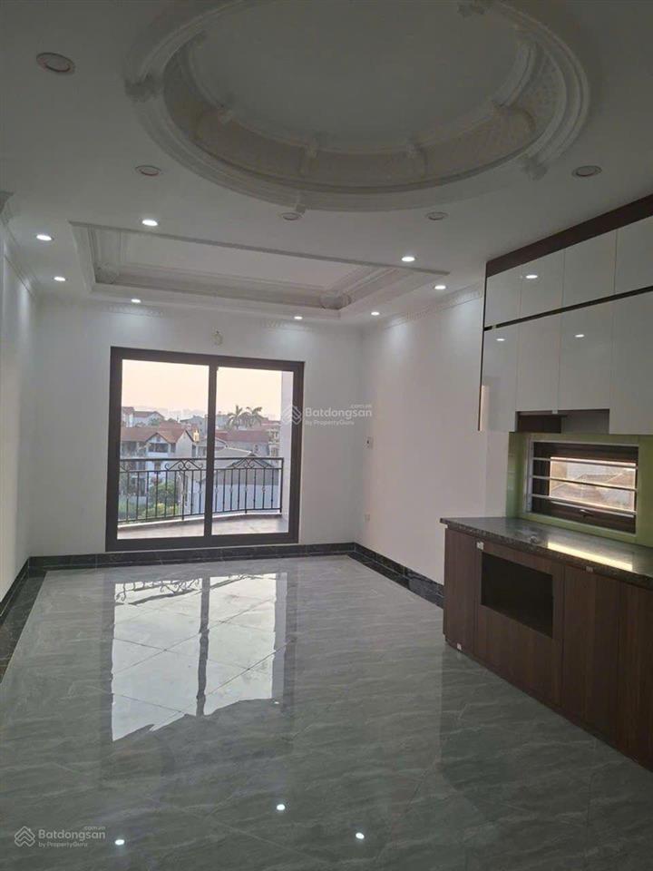 Nhà mới  xuân đỗ  cự khối  long biên 47m5t  thang máy giá 8,8 tỷ.
