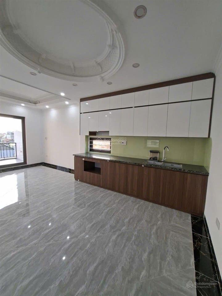 Nhà mới  xuân đỗ  cự khối  long biên 47m5t  thang máy giá 8,8 tỷ.