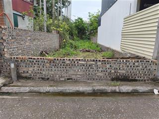 Chính chủ gửi bán lô đất trục chính bát khối  đông dư đường oto mua ngay để có giá tốt