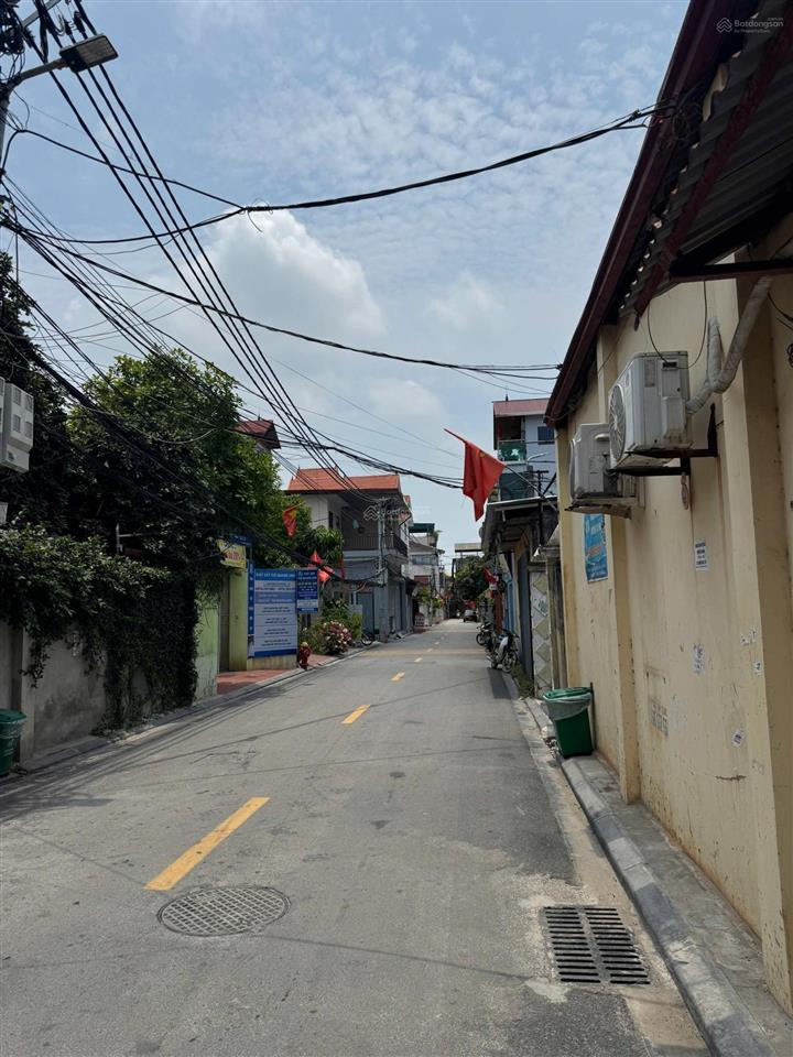 Lô góc 2 mặt tiền, sát trường học, trục kinh doanh quán xá tấp nập, giá 7 tỷ