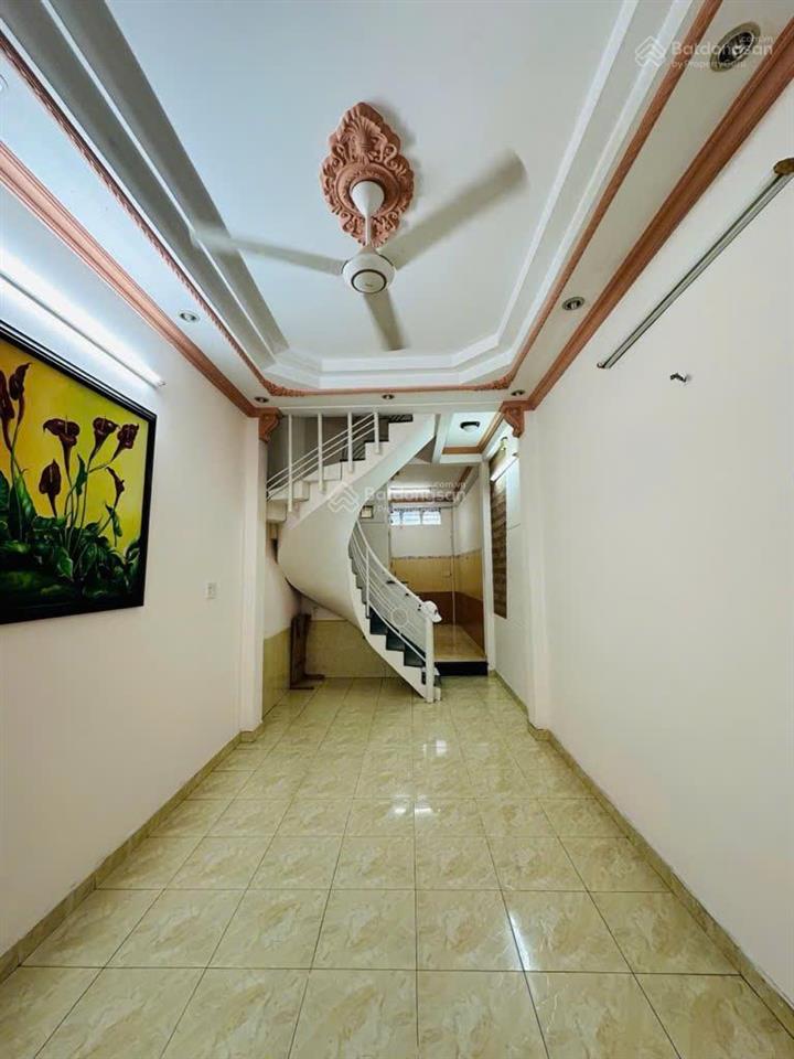 Trung tâm tân bình, nguyễn hồng đào, hxh, 40m2, 3 tầng 3pn, đã hoàn công, sổ vuông, không lộ giới