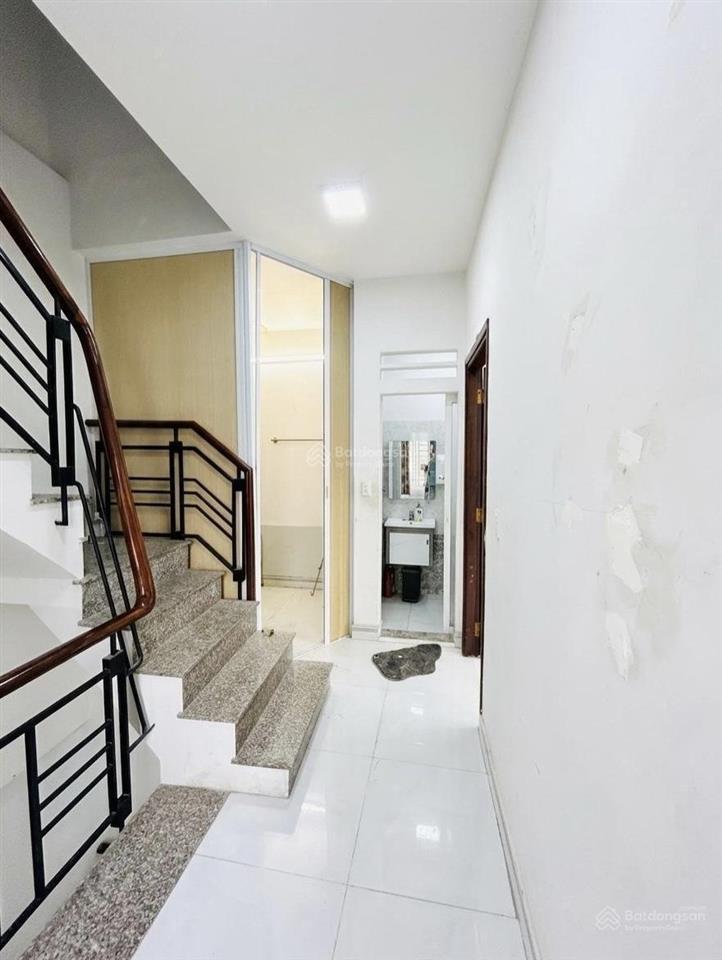 Mặt tiền kd tân bình, 41m2, 4 tầng, đường 12m thông, lạc long quân, ngay chợ tân bình, chỉ 8.4 tỷ