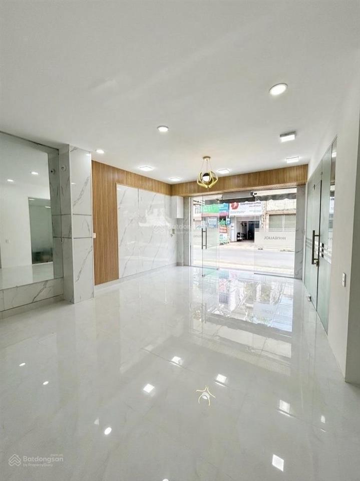 Mặt tiền kd tân bình, 41m2, 4 tầng, đường 12m thông, lạc long quân, ngay chợ tân bình, chỉ 8.4 tỷ