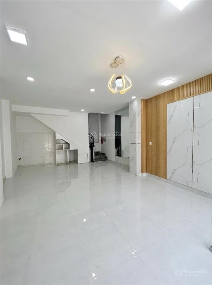 Mặt tiền kd tân bình, 41m2, 4 tầng, đường 12m thông, lạc long quân, ngay chợ tân bình, chỉ 8.4 tỷ