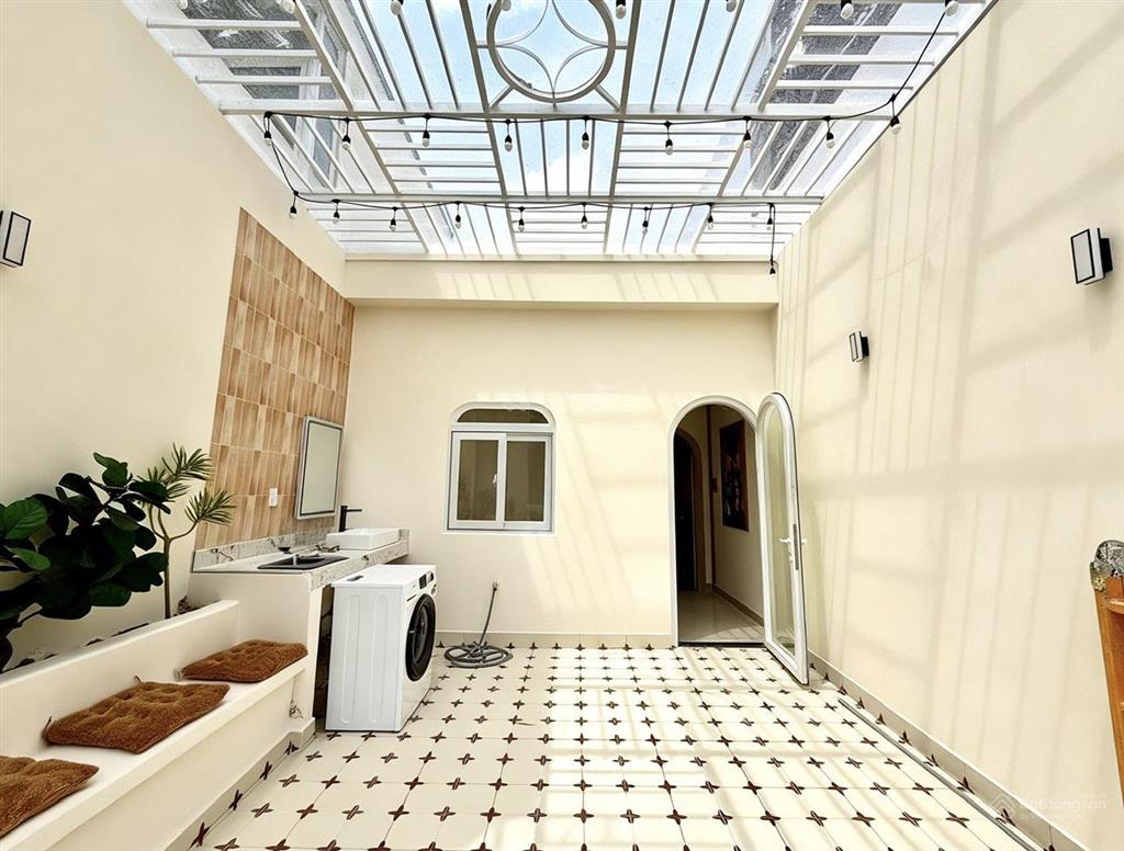 Nhà mới 3 tầng trần văn quang, 54m2 (4.3 x 12.7m), hxh, ngay ngã tư bảy hiền, 2 mt hẻm, chỉ 8.99 tỷ