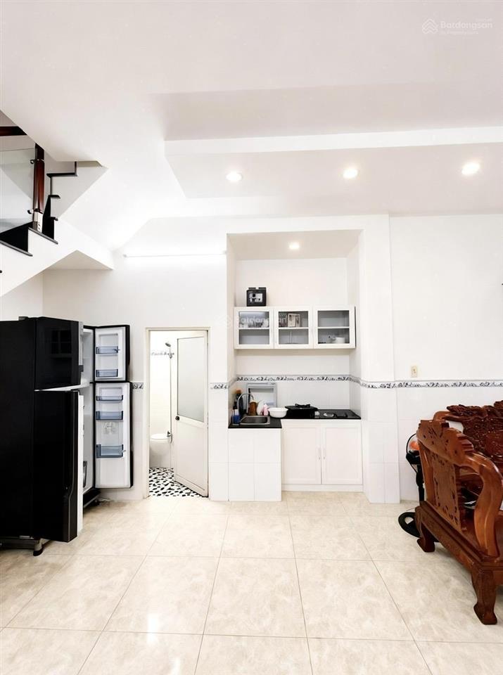 Nhà 2 tầng tân bình, 42m2 (4.2 x 10m), nở hậu, hxh, ngay ngã tư bảy hiền, sổ vuông, chỉ 5.7 tỷ tl