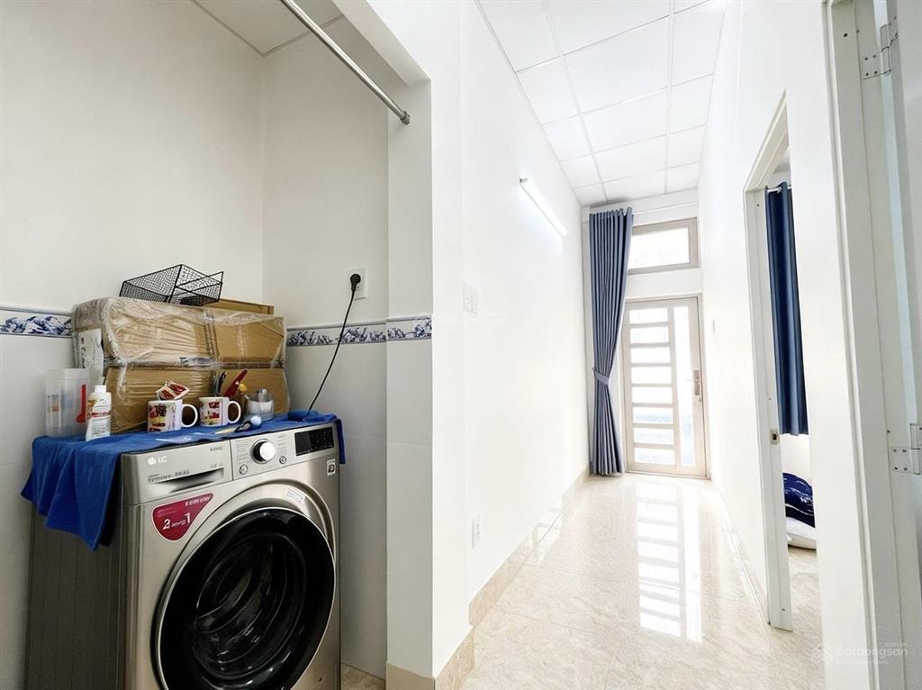 Nhà 2 tầng tân bình, 42m2 (4.2 x 10m), nở hậu, hxh, ngay ngã tư bảy hiền, sổ vuông, chỉ 5.7 tỷ tl