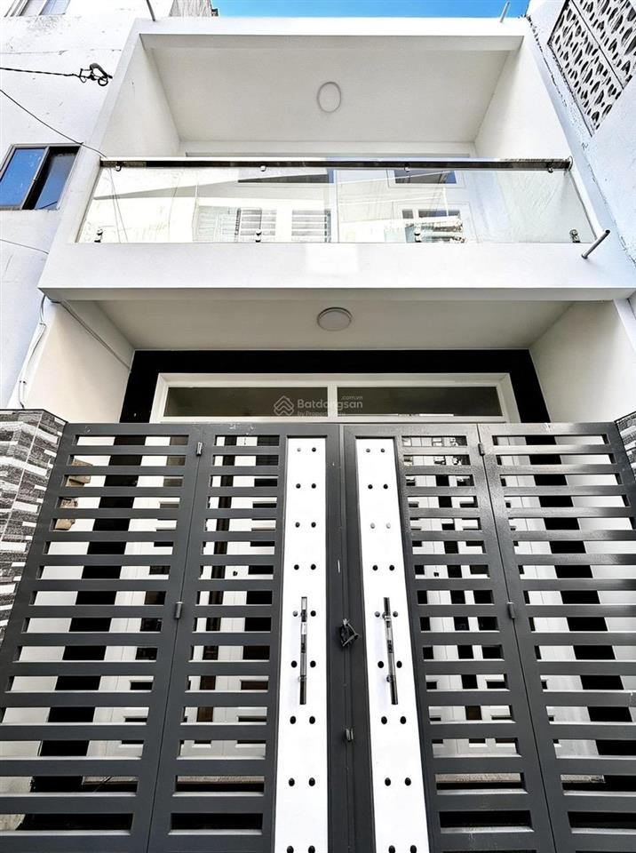 Nhà 2 tầng tân bình, 42m2 (4.2 x 10m), nở hậu, hxh, ngay ngã tư bảy hiền, sổ vuông, chỉ 5.7 tỷ tl