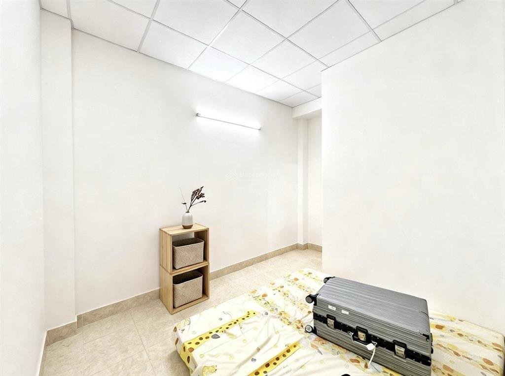 Nhà 2 tầng tân bình, 42m2 (4.2 x 10m), nở hậu, hxh, ngay ngã tư bảy hiền, sổ vuông, chỉ 5.7 tỷ tl