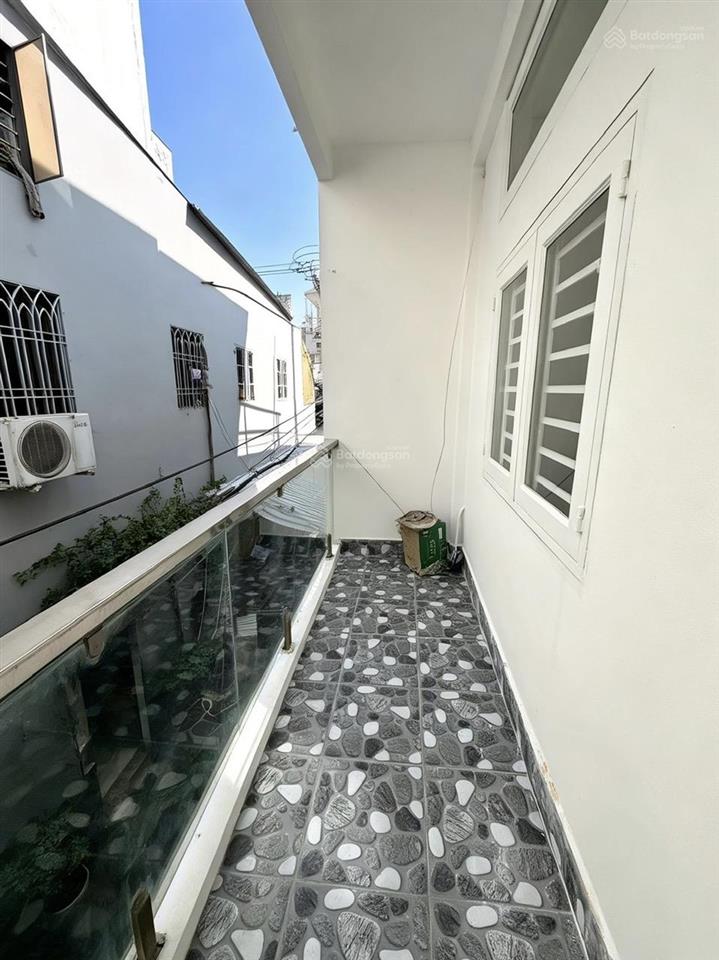 Nhà 2 tầng tân bình, 42m2 (4.2 x 10m), nở hậu, hxh, ngay ngã tư bảy hiền, sổ vuông, chỉ 5.7 tỷ tl