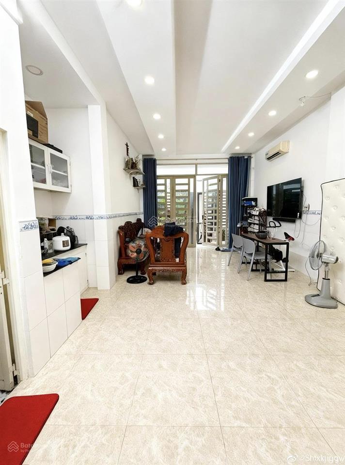 Nhà 2 tầng tân bình, 42m2 (4.2 x 10m), nở hậu, hxh, ngay ngã tư bảy hiền, sổ vuông, chỉ 5.7 tỷ tl