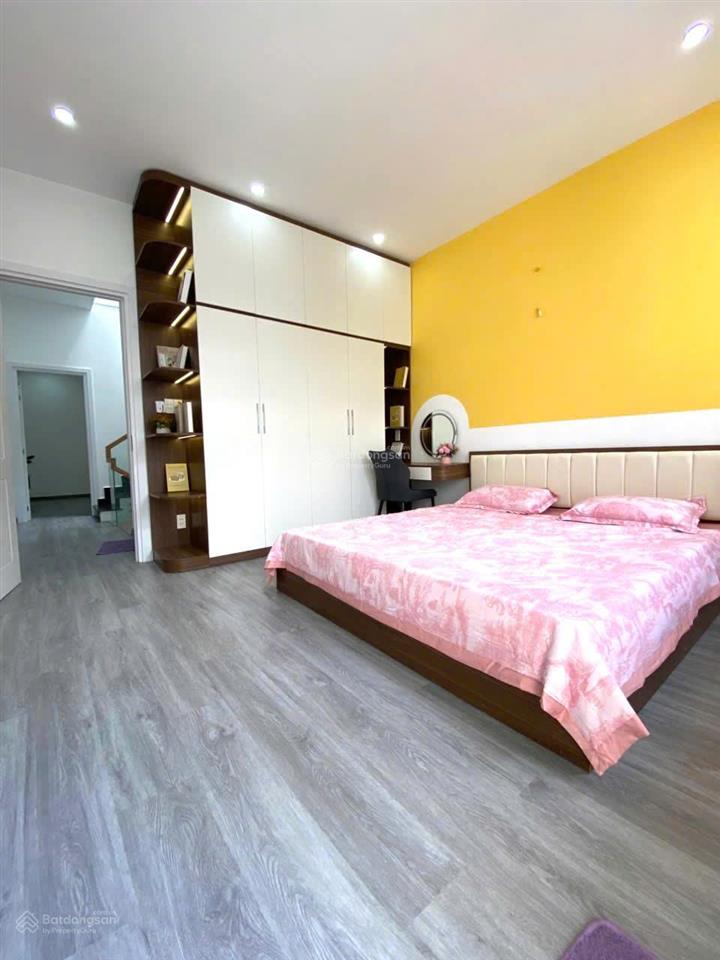 Nhà 3 tầng tân bình, 4x16m, nở hậu, hẻm xe hơi, ngay ngã tư bảy hiền, sổ vuông vức, chỉ 8.96 tỷ tl