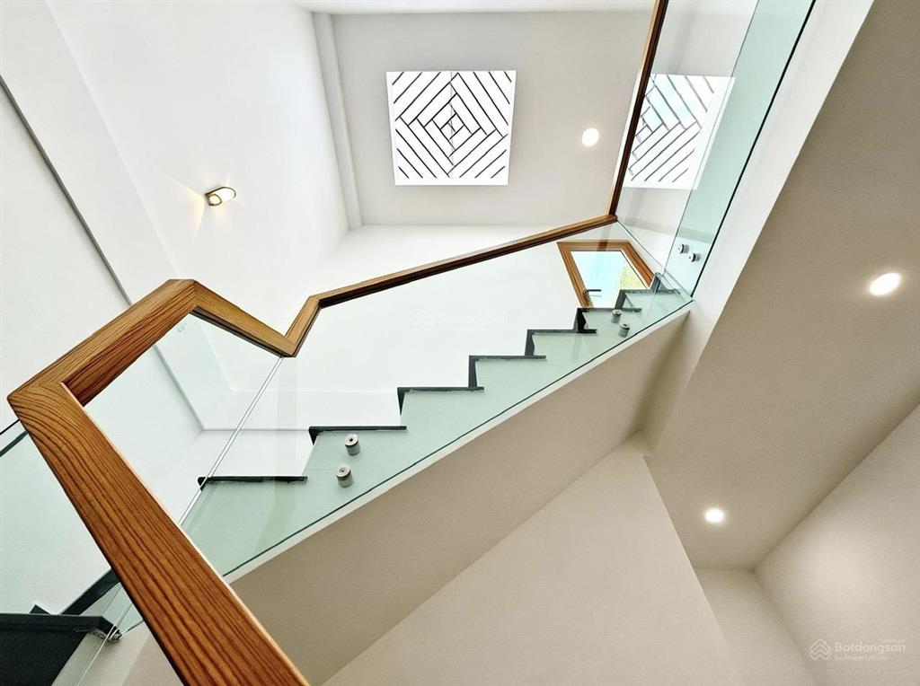 Nhà 3 tầng tân bình, 4x16m, nở hậu, hẻm xe hơi, ngay ngã tư bảy hiền, sổ vuông vức, chỉ 8.96 tỷ tl