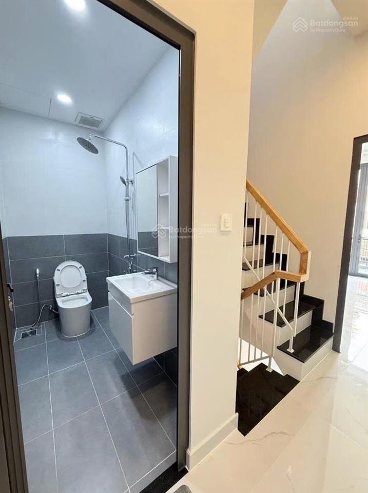Nhà 3 tầng trường chinh, 61m2, nở hậu, hẻm xe hơi, ngay ngã tư bảy hiền, sổ mới 2025, chỉ 8.6 tỷ tl