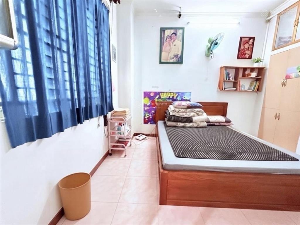 Chỉ 6.2 tỷ, ngang 5.1 dài 12m, 3 tầng, hẻm thông, trường chinh, gần ubnd q. tân bình, sổ vuông vức