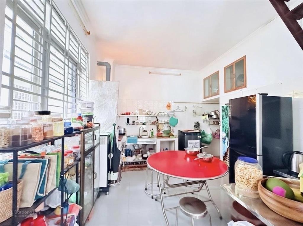 Chỉ 6.2 tỷ, ngang 5.1 dài 12m, 3 tầng, hẻm thông, trường chinh, gần ubnd q. tân bình, sổ vuông vức