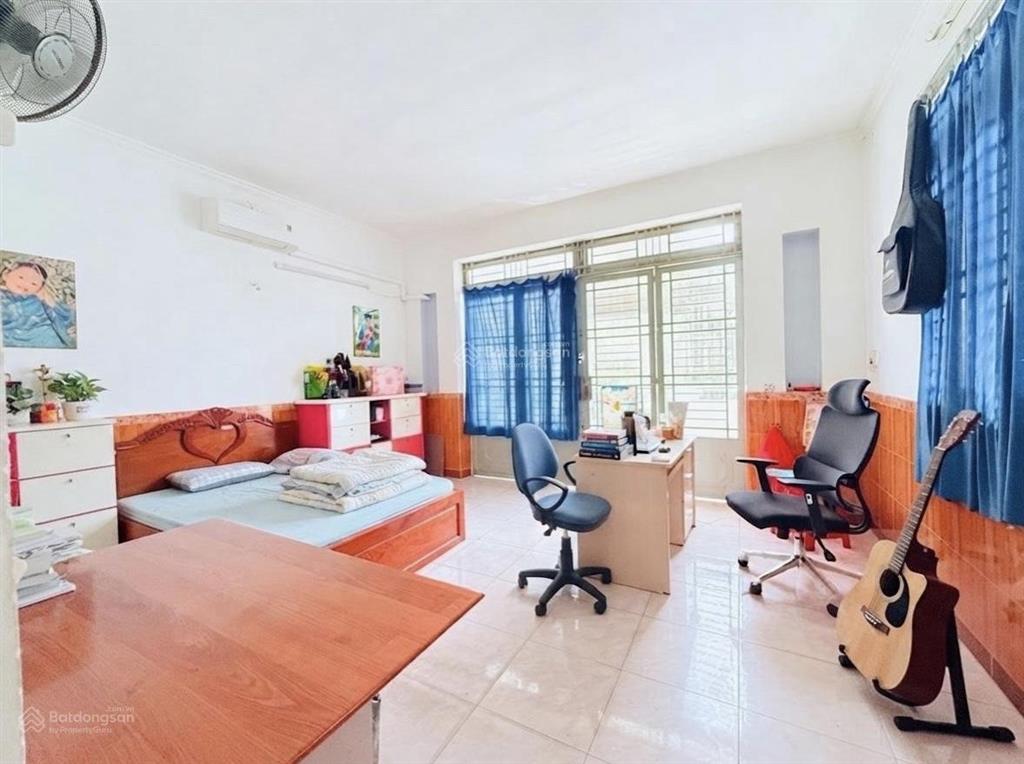 Chỉ 6.2 tỷ, ngang 5.1 dài 12m, 3 tầng, hẻm thông, trường chinh, gần ubnd q. tân bình, sổ vuông vức