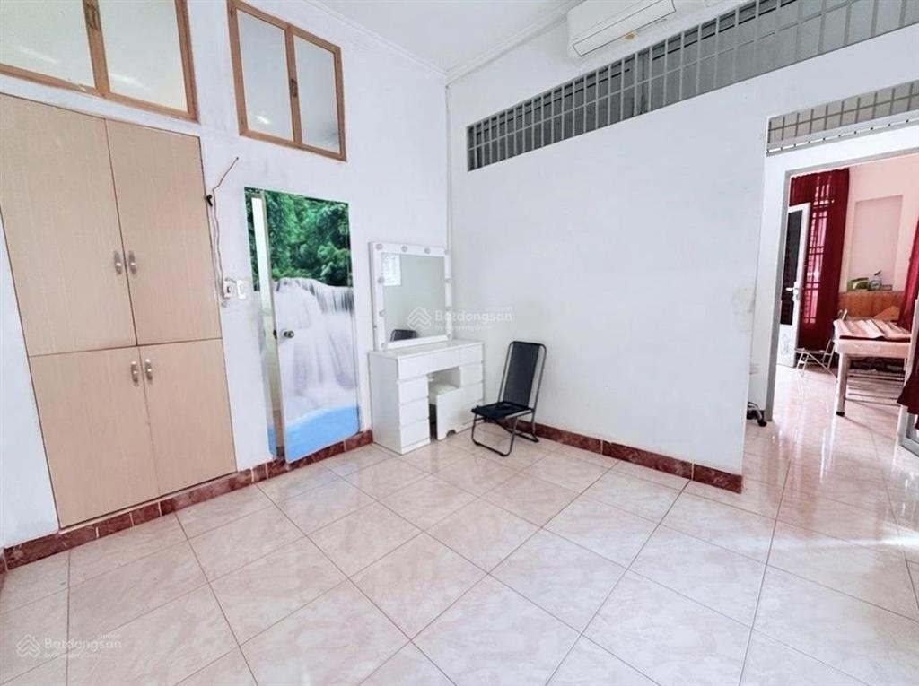 Chỉ 6.2 tỷ, ngang 5.1 dài 12m, 3 tầng, hẻm thông, trường chinh, gần ubnd q. tân bình, sổ vuông vức