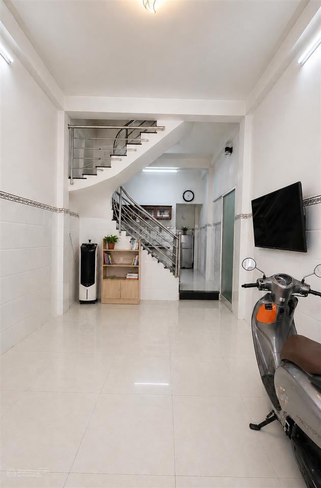 Bán nhà tân bình vị trí đẹp, lạc long quân, hẻm 4m, nhỉnh 5 tỷ