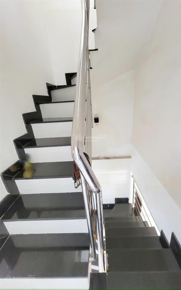 Bán nhà tân bình vị trí đẹp, lạc long quân, hẻm 4m, nhỉnh 5 tỷ