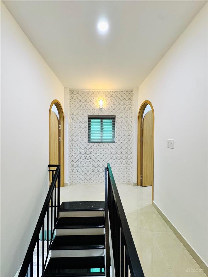 Bán nhà quận 3, 42m2 , trần quốc thảo, sát hẻm xe tải, nhỉnh 6 tỷ