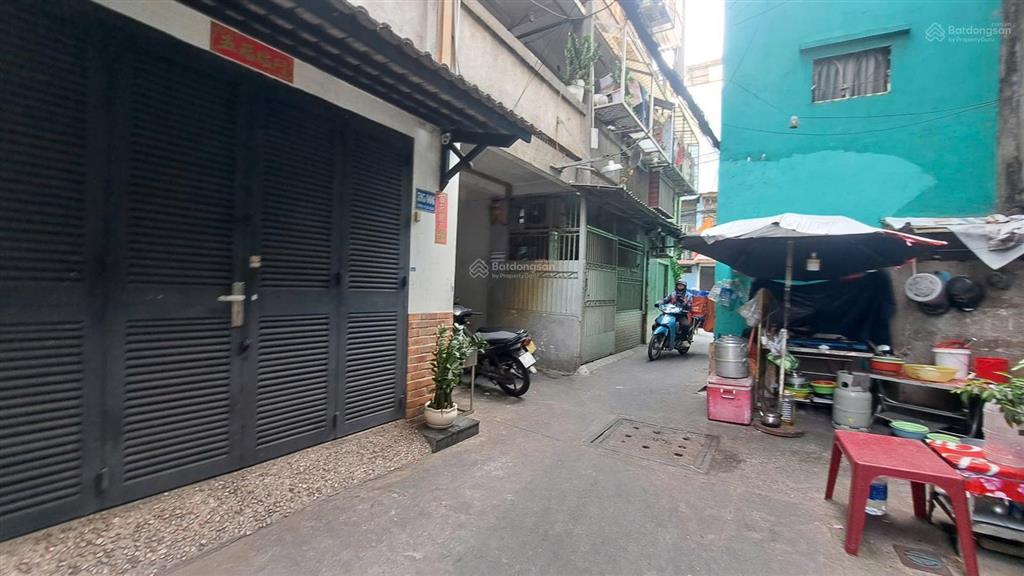 Mặt tiền chung cư tầng trệt quận 10  ô tô đậu trước cửa  thích hợp mua ở và kinh doanh