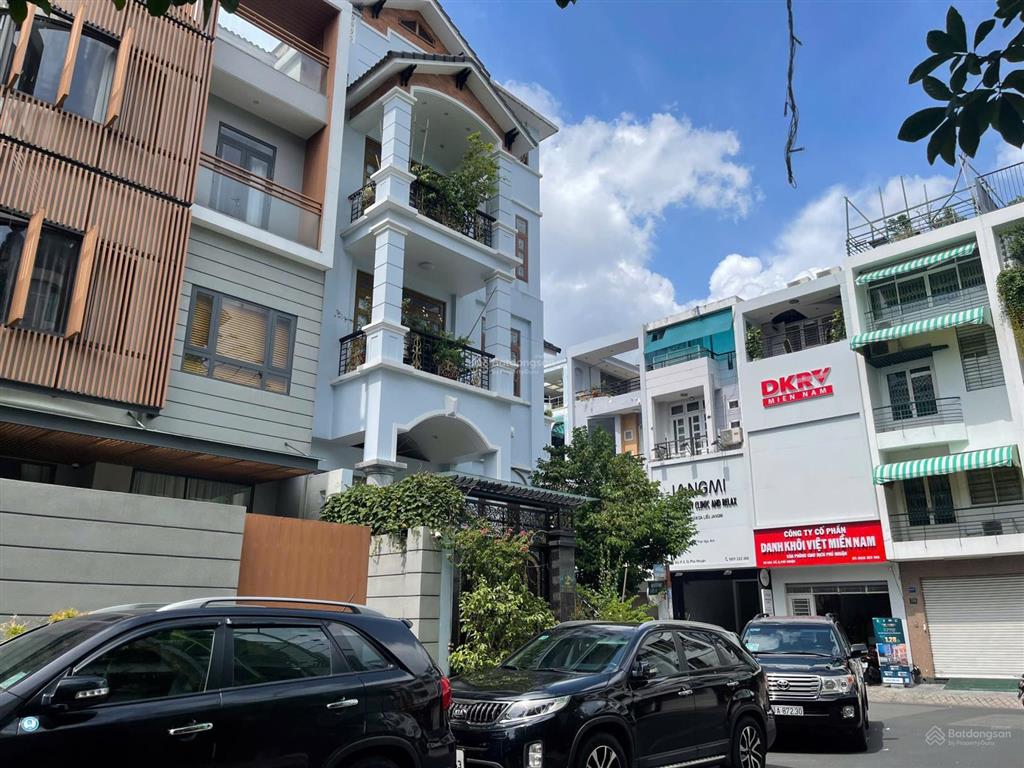 Cho thuê nhà 2b hoa đào phú nhuận, 8x 18m2  giá 110 triệu/tháng