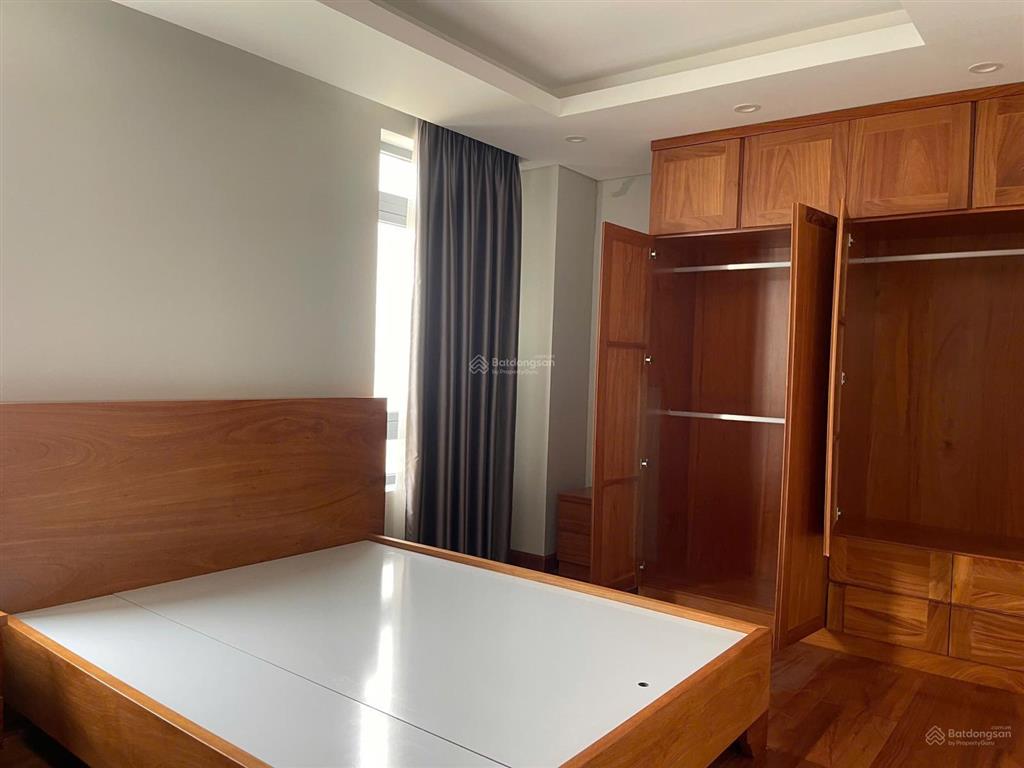 Cho thuê nhà 2b hoa đào phú nhuận, 8x 18m2  giá 110 triệu/tháng