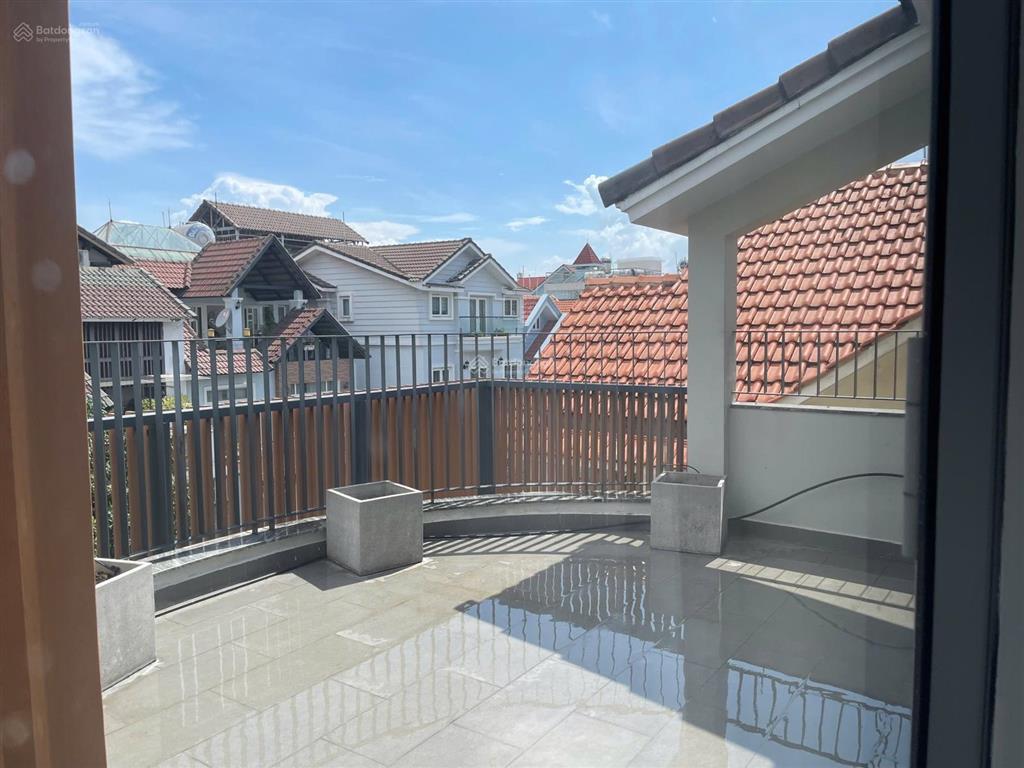 Cho thuê nhà 2b hoa đào phú nhuận, 8x 18m2  giá 110 triệu/tháng