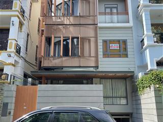 Cho thuê nhà 2b hoa đào phú nhuận, 8x 18m2  giá 110 triệu/tháng