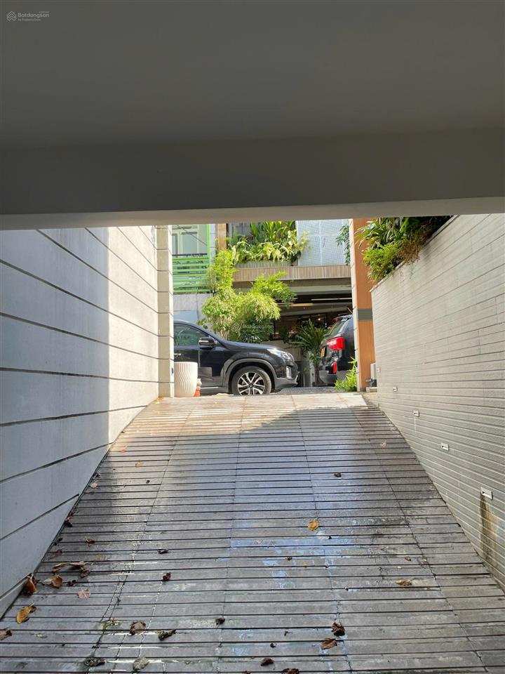 Cho thuê nhà 2b hoa đào phú nhuận, 8x 18m2  giá 110 triệu/tháng