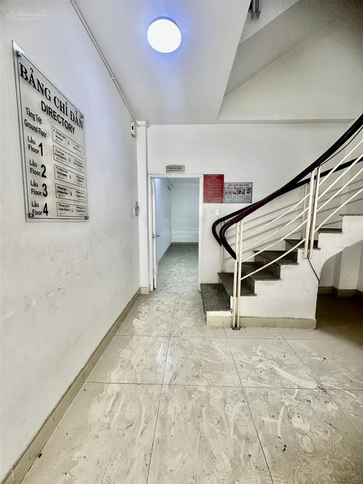 Sát sân bay tân sơn nhất mặt tiền 12m 5tầng 9pn khép kín dòng tiền cực tốt chỉ 15.5 tỷ đồng tl tốt