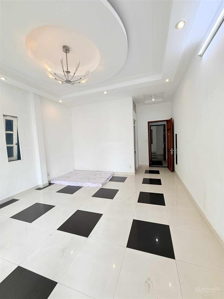Ôtô ngủ trong nhà sát cmt8 giáp q10, q3 ngang hiếm 5x19m gần 100mchỉ 17.x tỷ