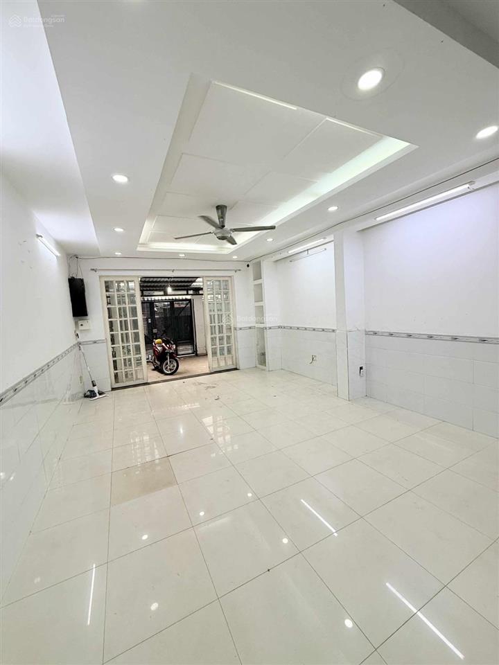 Ôtô ngủ trong nhà sát cmt8 giáp q10, q3 ngang hiếm 5x19m gần 100mchỉ 17.x tỷ
