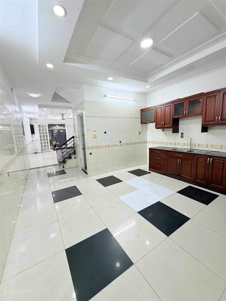 Ôtô ngủ trong nhà sát cmt8 giáp q10, q3 ngang hiếm 5x19m gần 100mchỉ 17.x tỷ