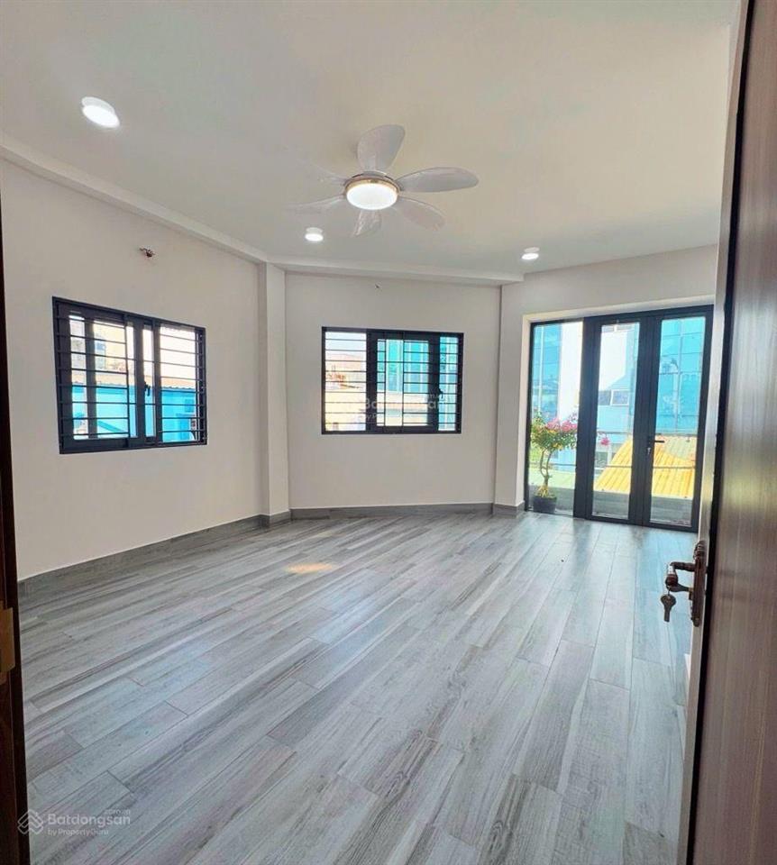 Bán nhà lô góc 2 mặt tiền tiền. 4 tầng đường xóm đất. quận 11