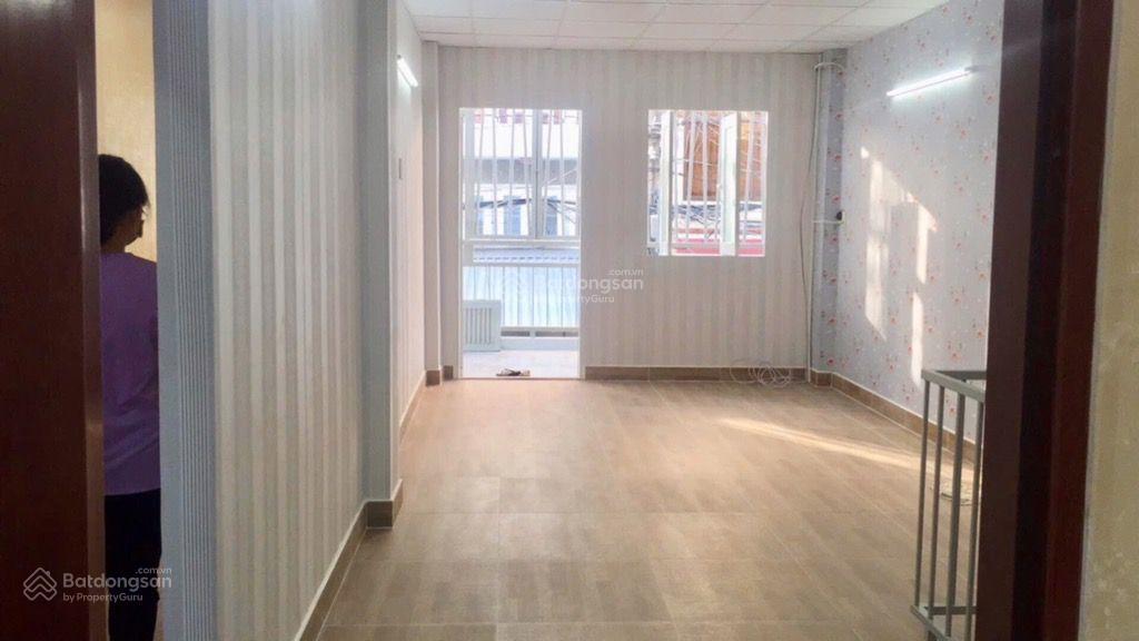 Nhà 2 tầng, hẻm xe hơi đường lê đại hành (5m x 12m) trung tâm quận 11. giá 6.x tỷ