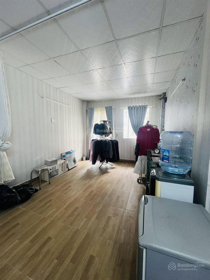 Nhà 2 tầng, hẻm xe hơi đường lê đại hành (5m x 12m) trung tâm quận 11. giá 6.x tỷ