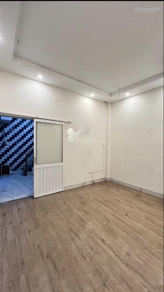 Nhà 2 mặt tiền. hẻm xe hơi thông. ngang lớn 6.5m.đường lãnh binh thăng. quận 11.giá 5.x tỷ thương l