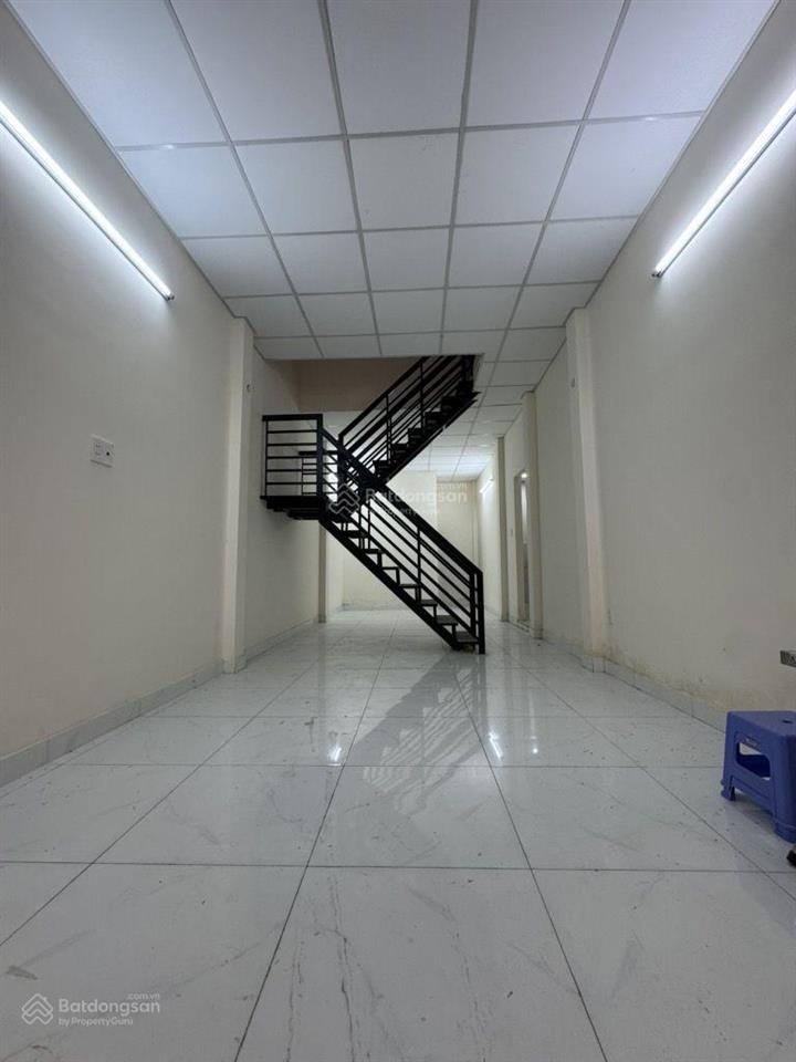 Bán nhà 2 tầng đẹp đường lãnh binh thăng, quận 11