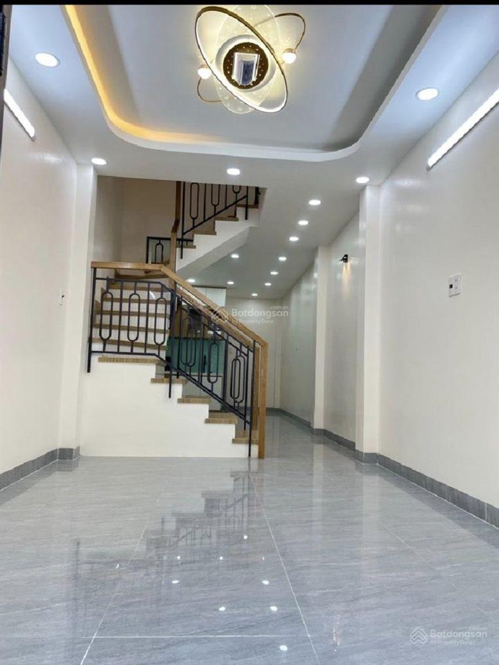 Nhà mới 3 tầng. hẻm xe tải 8m.đường bình tiên. quận 6.giá hơn 5 tỷ xíu thương l