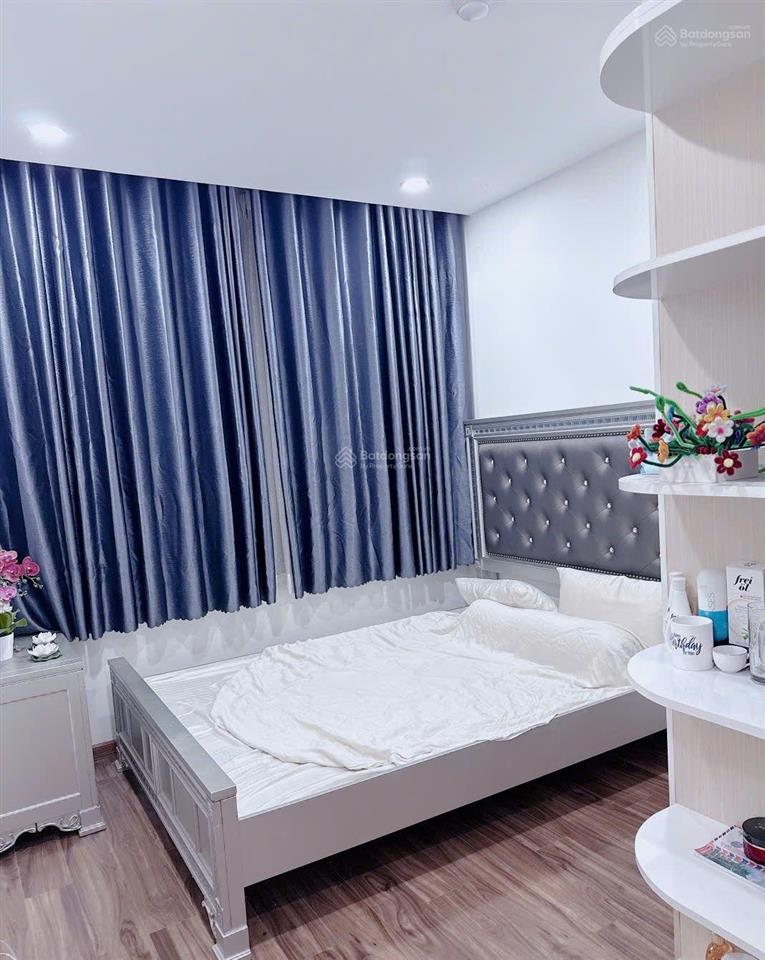 Bán căn góc 2 ban công chỉ 2 tỷ 950 full nội thất đẹp view không bị chắn. 0901 018 ***