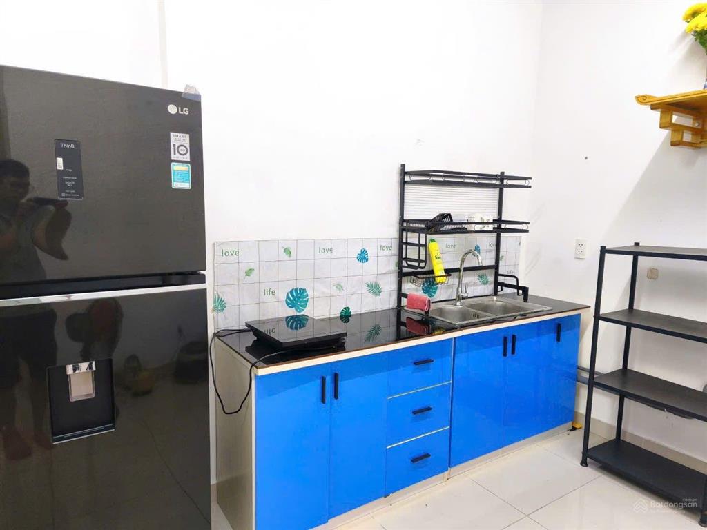 Cho thuê 2pn2wc 67m2 có máy lạnh, tủ lạnh chỉ 5.5tr tại block c