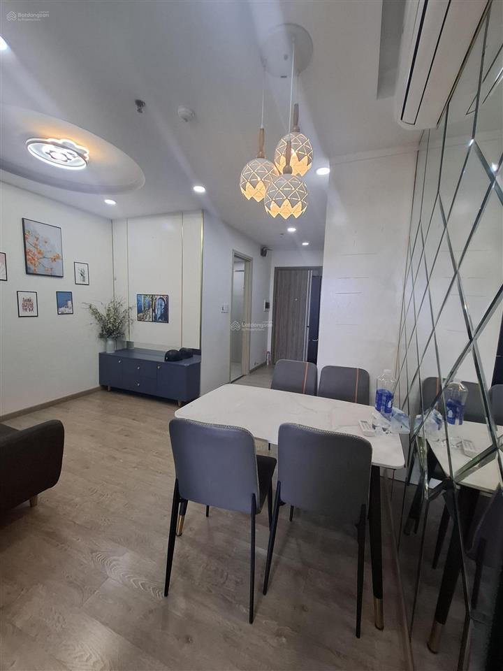Cho thuê studio full nội thất 5tr/ tháng. có máy lạnh 4.5tr