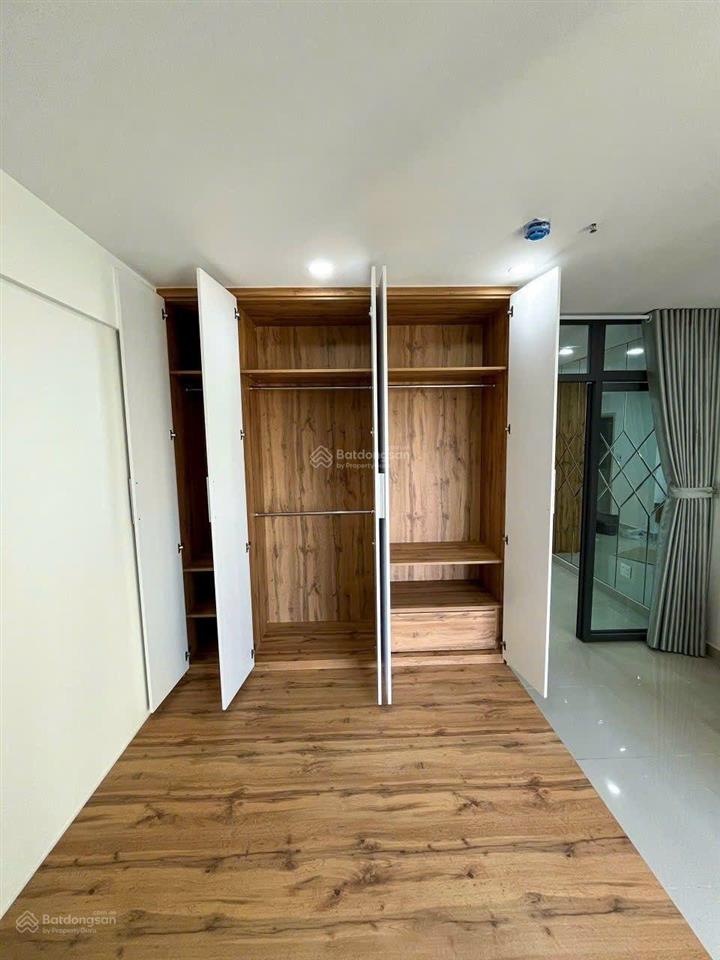 Bán căn studio 47m² block c 1 tỷ 650 full nội thất  0901 018 ***
