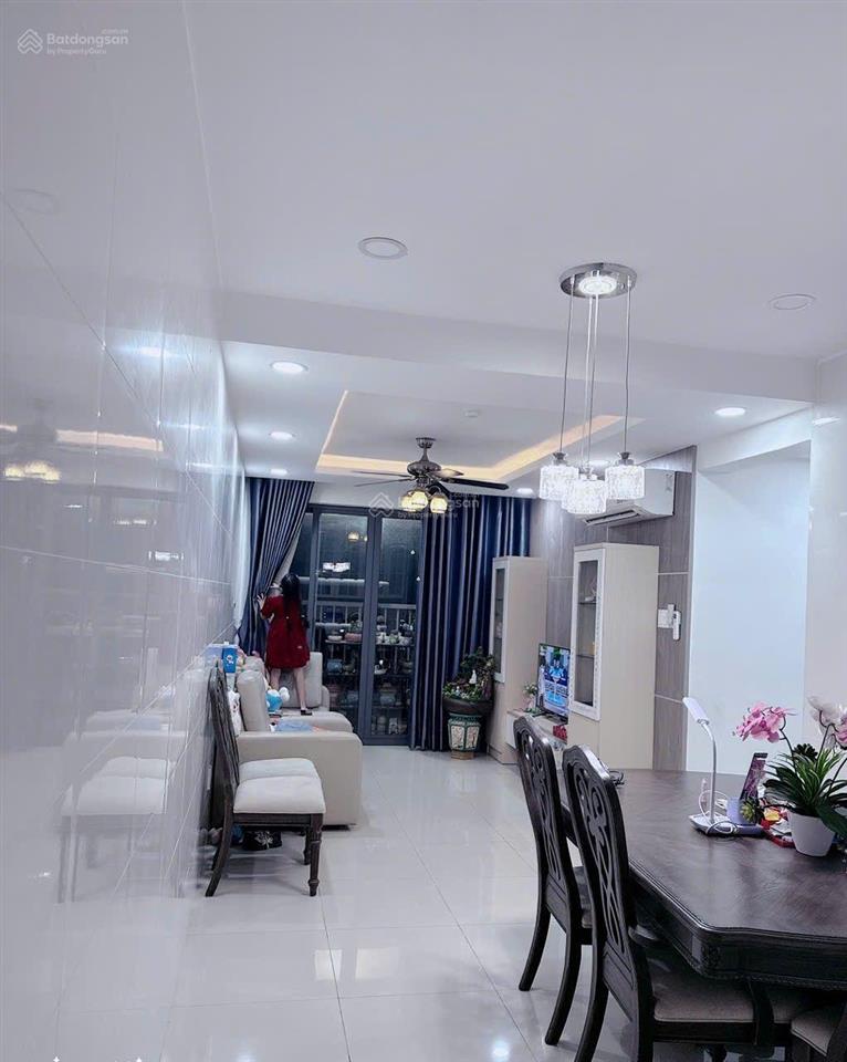 Bán căn góc 2 ban công, chỉ 2 tỷ 800, full nội thất đẹp, view không bị chắn. 0901 018 ***
