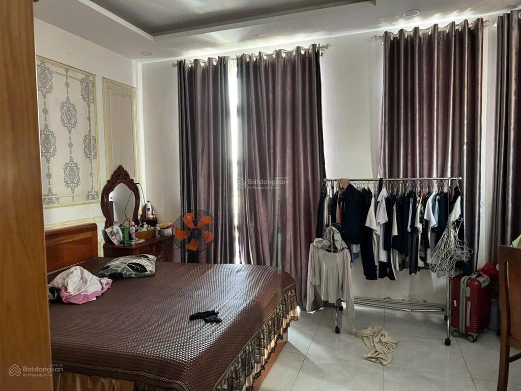 Chính chủ bán nhà 2 mặt tiền gần chợ đường, kế cầu phú long. q12