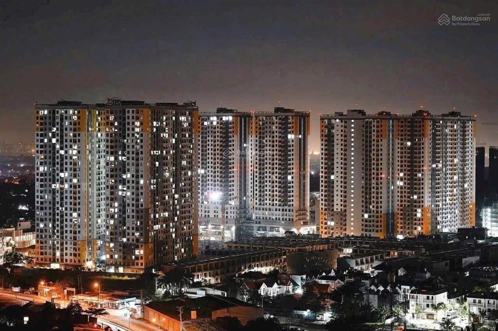 Nhà phố 1 trệt 4 lầu sổ hồng riêng tại dĩ an