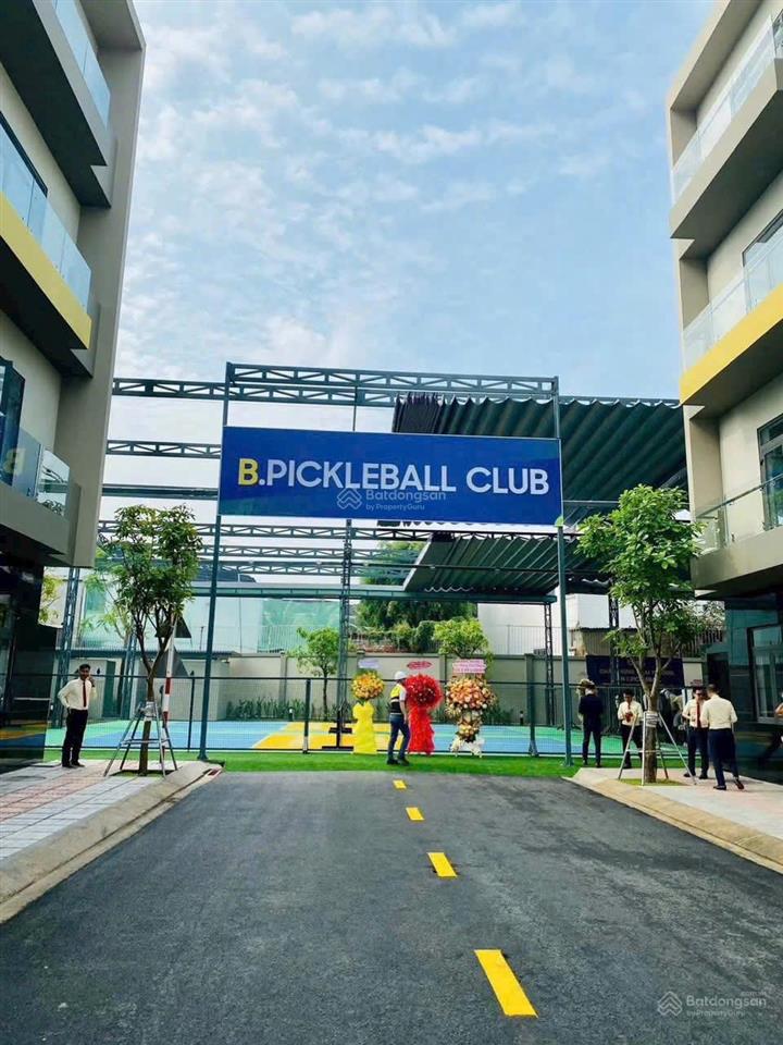 Nhà phố 1 trệt 4 lầu sổ hồng riêng tại dĩ an