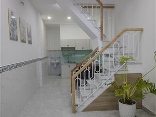 Nhà đẹp ở ngay 36,7m2, 2 tầng lung linh sân rộng tặng full nội thất chỉ 4,75 tỷ